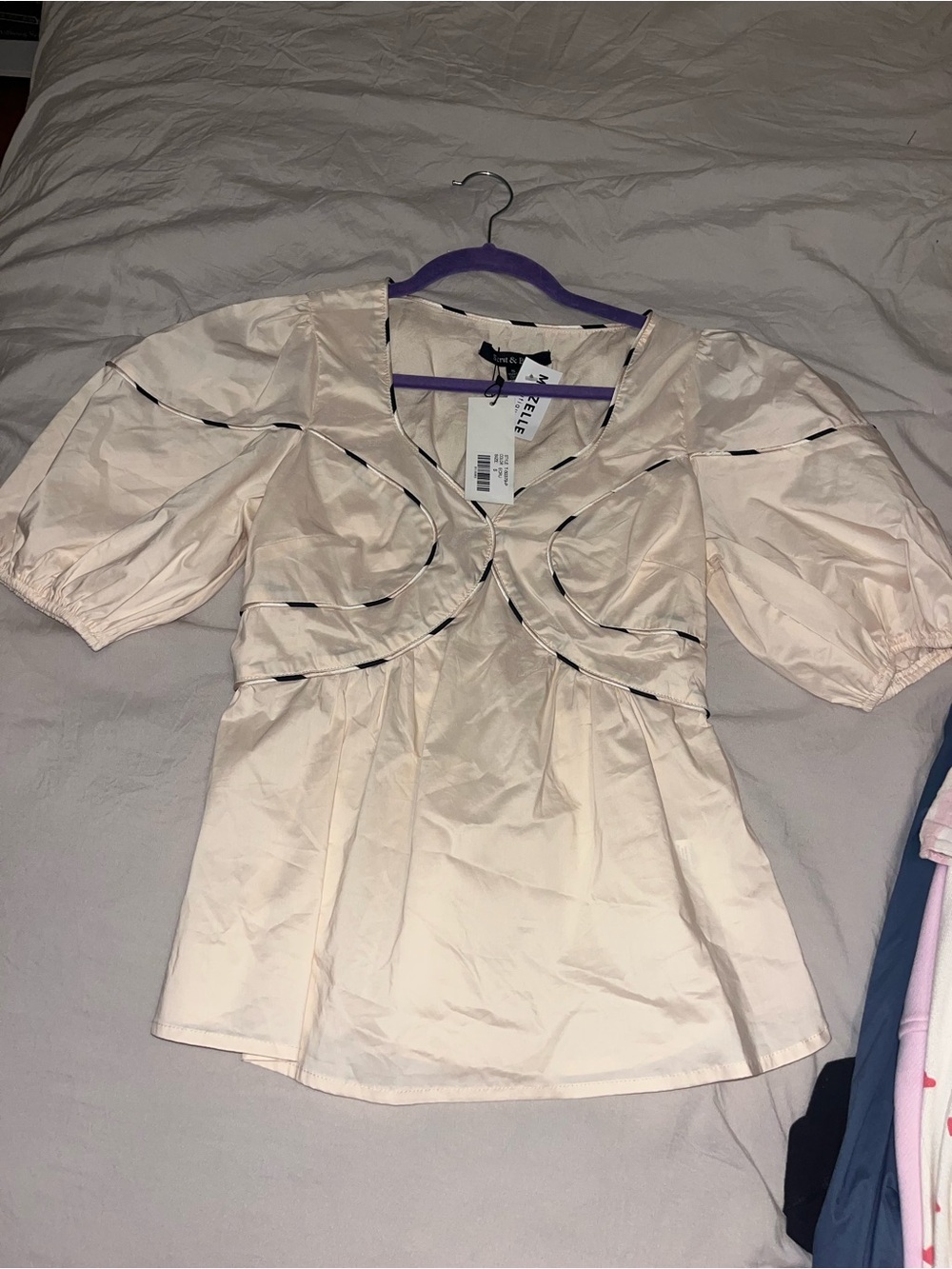 Puff-Sleeve V-Neck Blouse with Contrast Piping - Cream